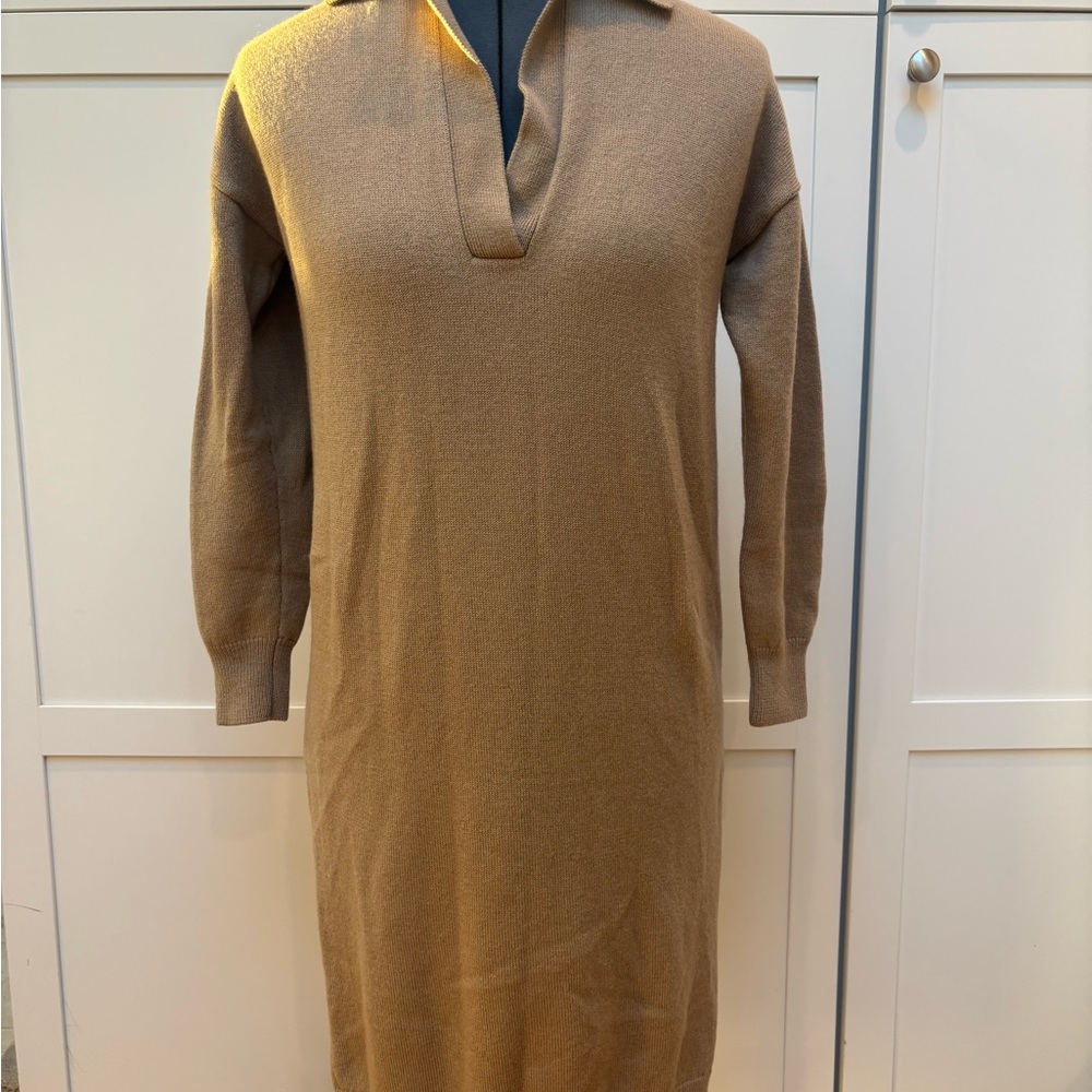 Wilfred Camel Knit 100% merino wool long sleeve v neck Sweater Small S